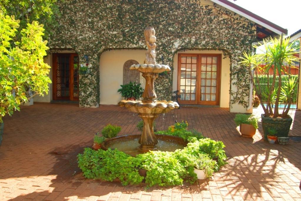 Bezuidenhout Guest House Malalane Exterior photo