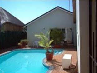 Bezuidenhout Guest House Malalane Exterior photo